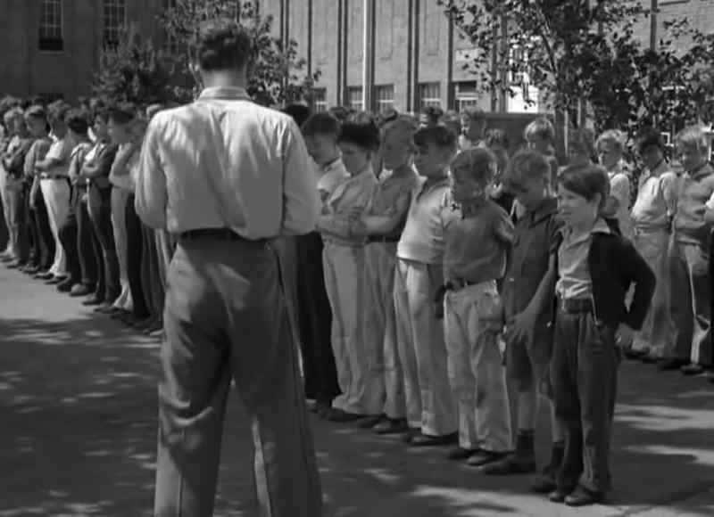 Morris! - Here, sir!