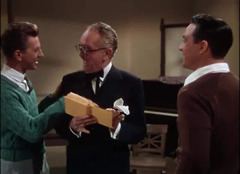 Moses supposes his toeses are roses
