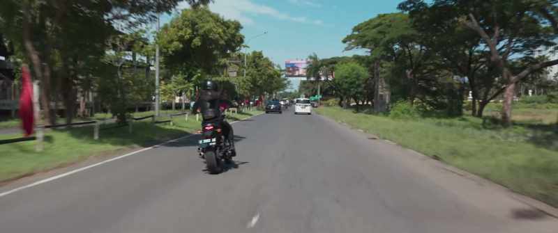 [motorbike speeding]