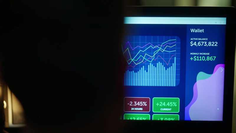 (mouse button clicking)