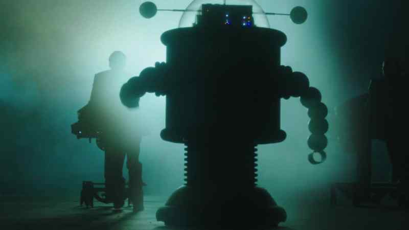Move, Kryten. Go!