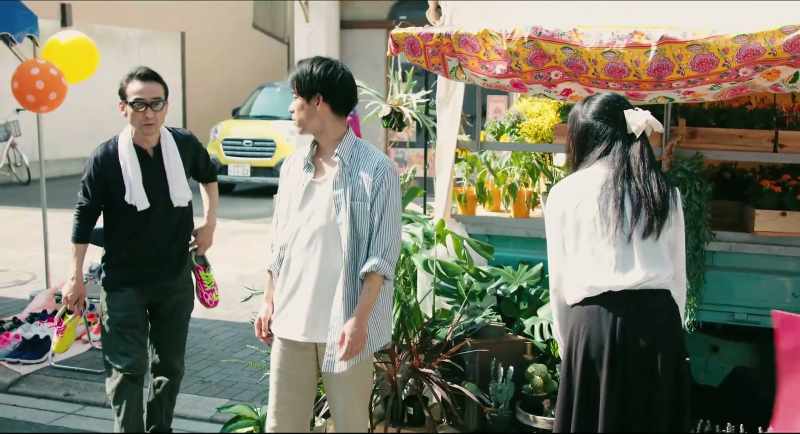 Mr B, no hitting on girls on the set