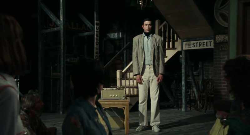 �� Mr. Trouble Never hangs around ♪