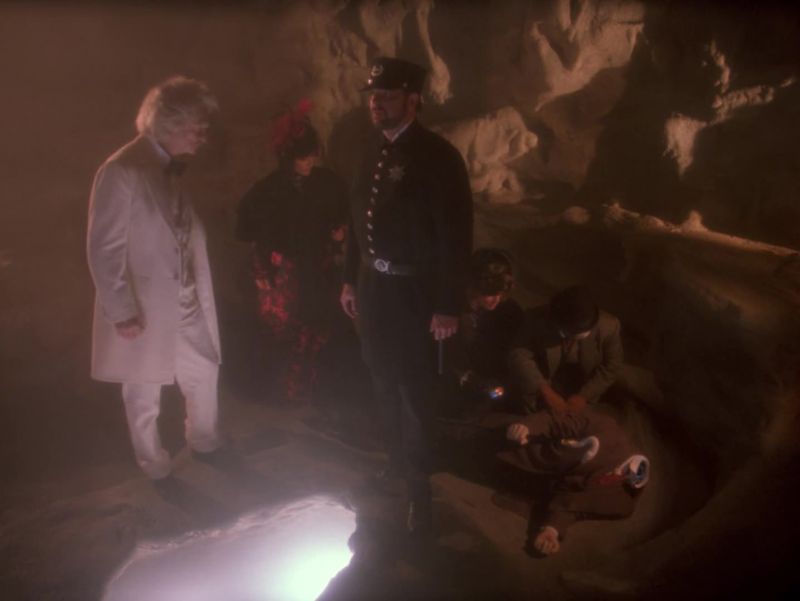 Mr. Worf? - Yes, Commander?