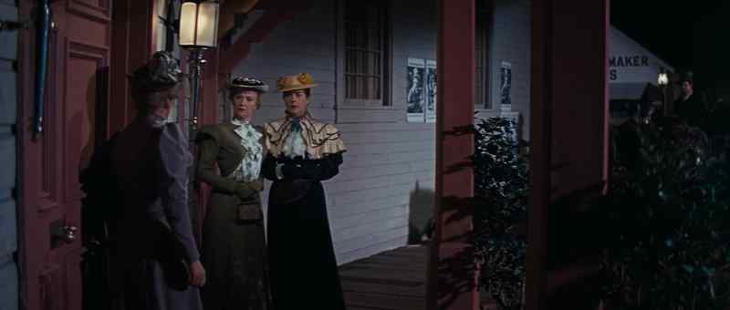 Mrs. Cravat