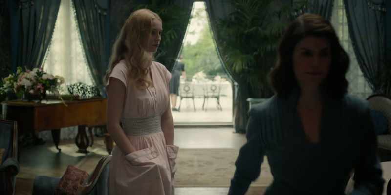 Mrs. Foxworth, a visitor for you