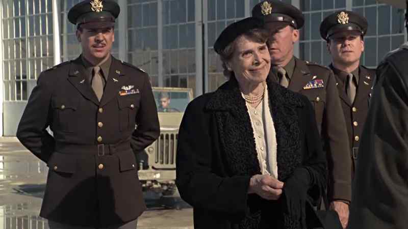 Mrs. Roosevelt, Lieutenant Lee