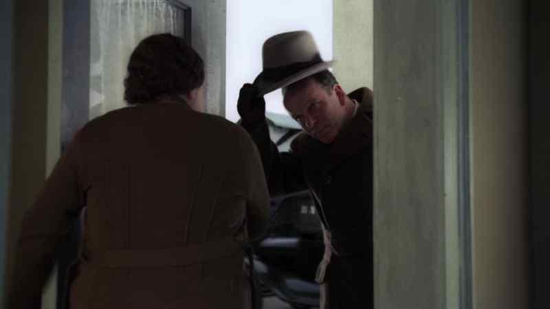 Mrs. Schroeder? - Edith: Who are you?