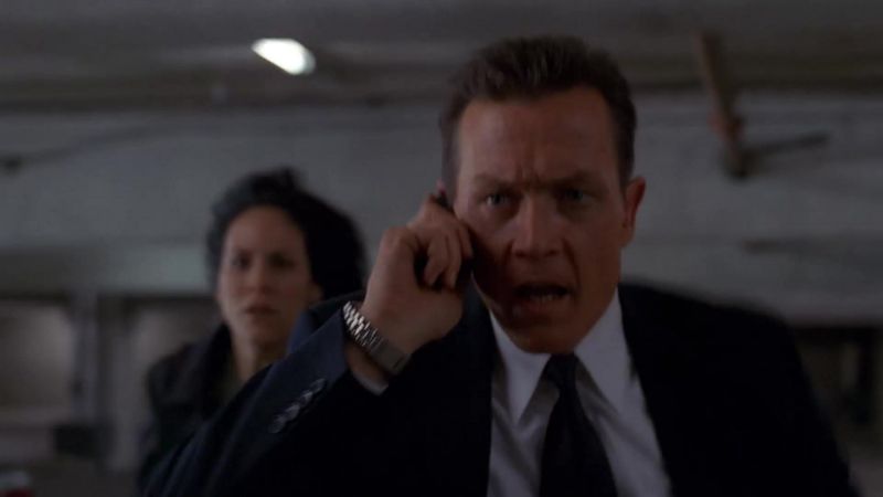Mulder, Skinner, he's in the garage!