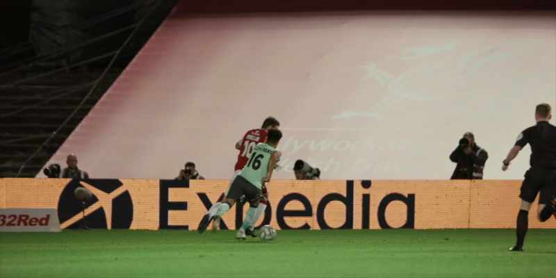 Mullin cuts inside, edging him off