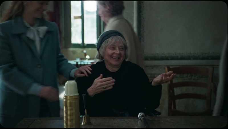 Mum, how are you? - Just great. Look who's here!