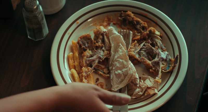 [music playing softly] - [diners chattering]