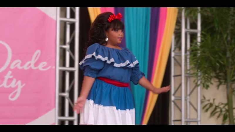 Music, please. Anyone can dance merengue