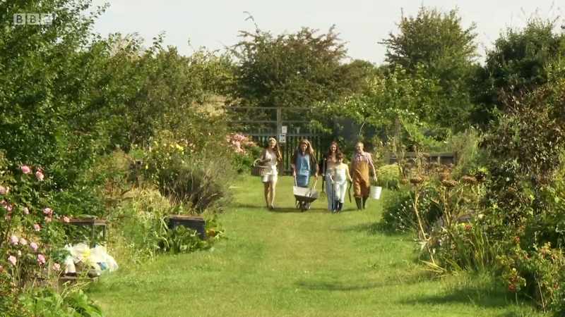 MUSIC: The Good Life Theme Tune