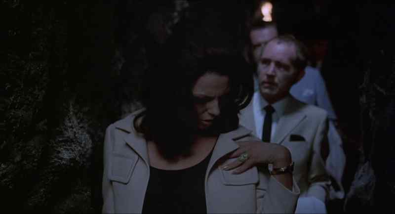 My brooch! - Hmm?
