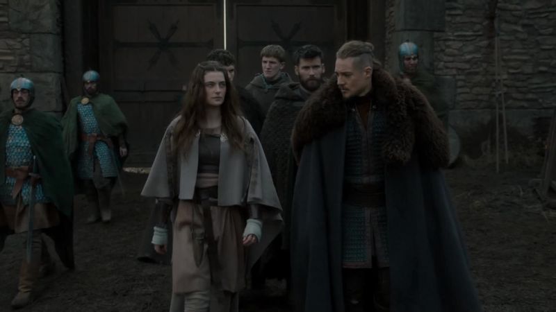 My father cannot suspect my husband is the traitor