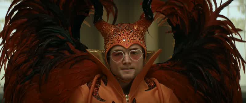 My name is Elton Hercules JohnAnd I'm an alcoholicAnd a cocaine addictAnd a sex addictAnd a bulimicMostly shopaholic who has problems with weedPrescription drugsAnd anger management