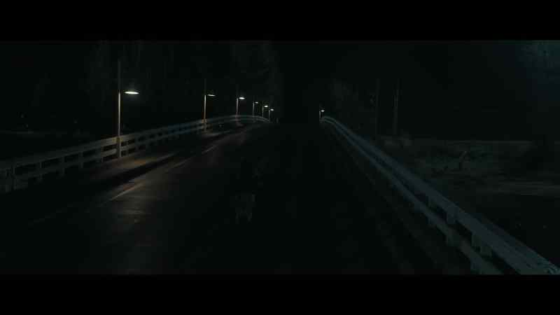 [♪ mysterious music playing]