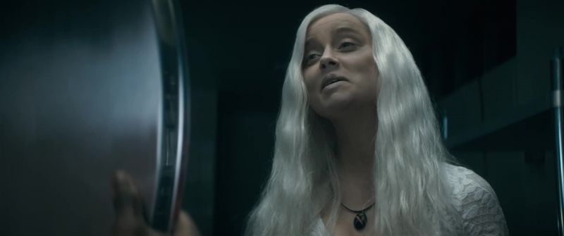 Nadine, fucking look