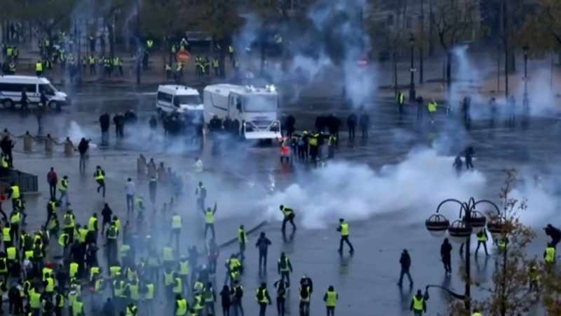 Narrator: A reminder that parisians