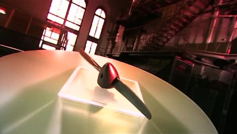 Narrator: AN AIRPLANE PROPELLER USUALLY HAS TWO, THREE, OR FOUR BLADES