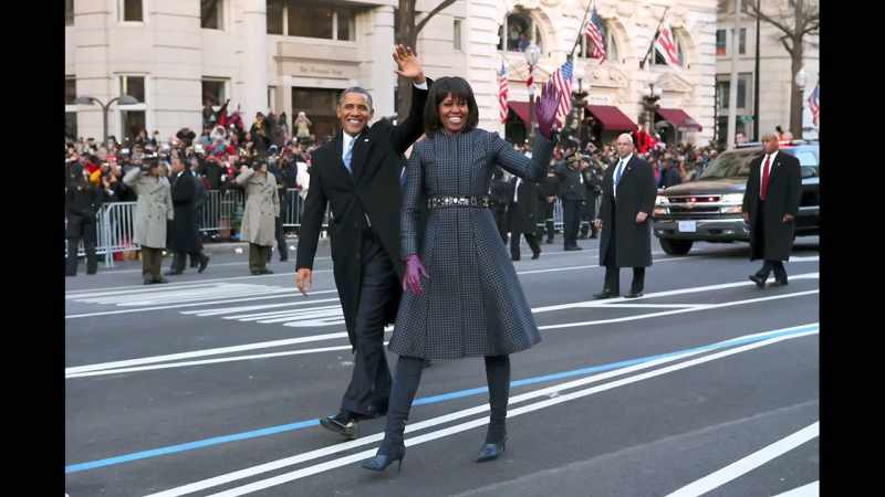 [narrator] Barack Obama comes from behind in the polls