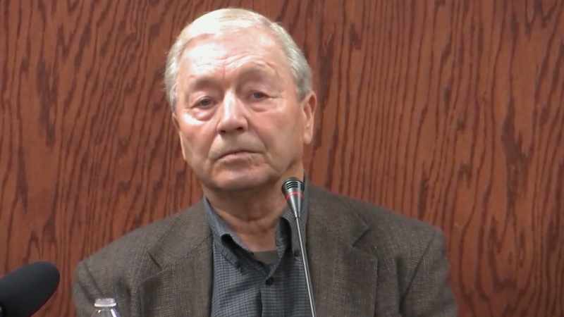 NARRATOR: Bill Carter knew his testimony could put his son