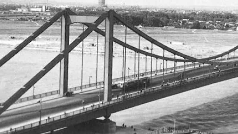 [narrator] But this Imperial Bridge