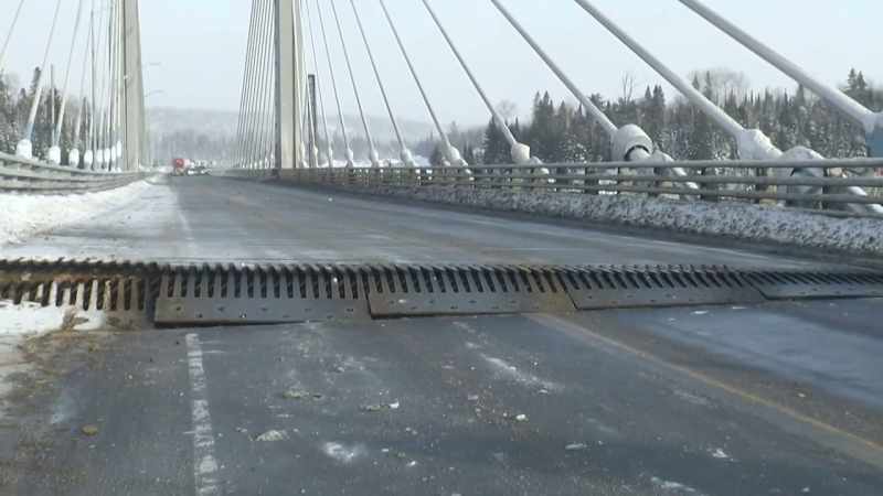 NARRATOR: But the expansion joint isn't just exposed