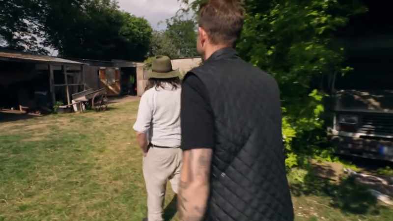 Narrator: CARL AND HAMILTON WILL PRESENT DAN