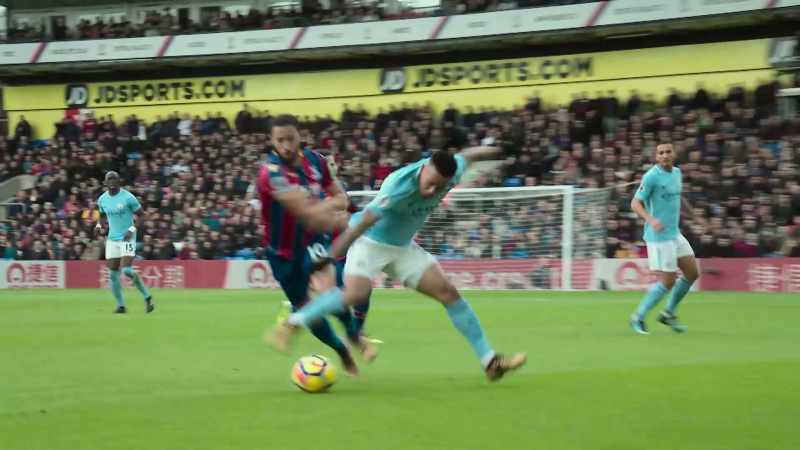 [narrator] City avoid conceding an early goal