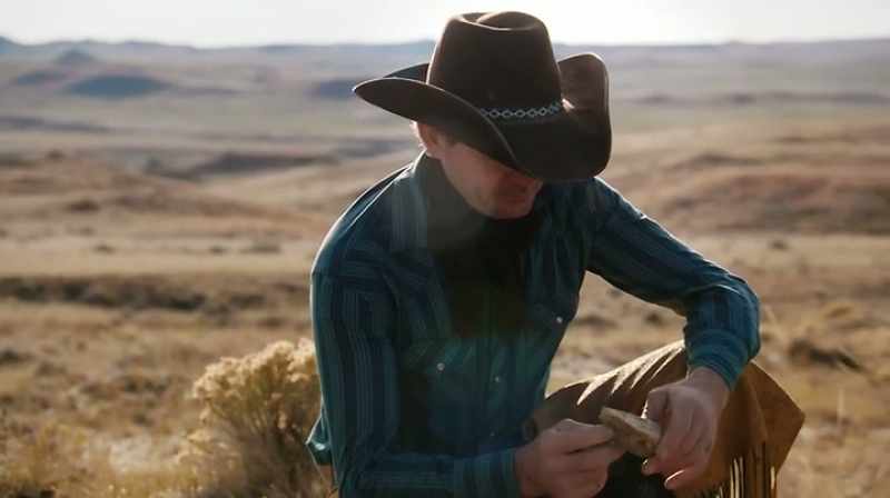 Narrator: FOSSIL HUNTERS LIKE CLAYTON