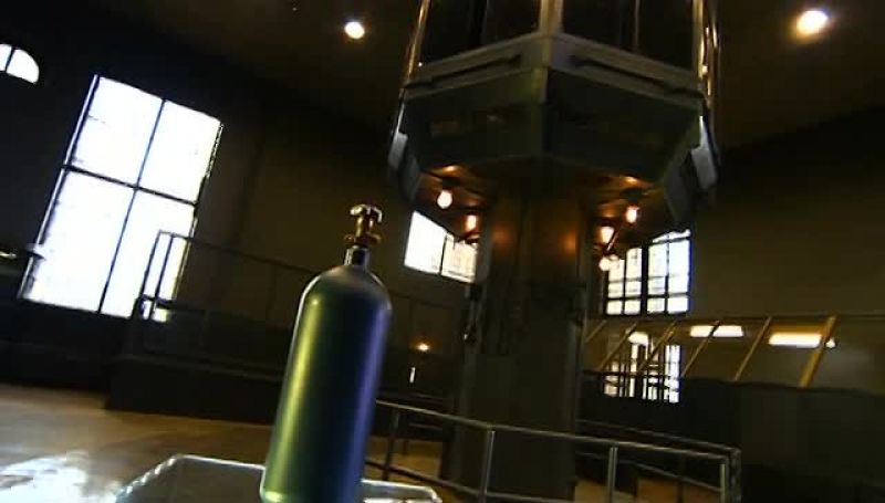 Narrator: HIGH-PRESSURE CYLINDERS