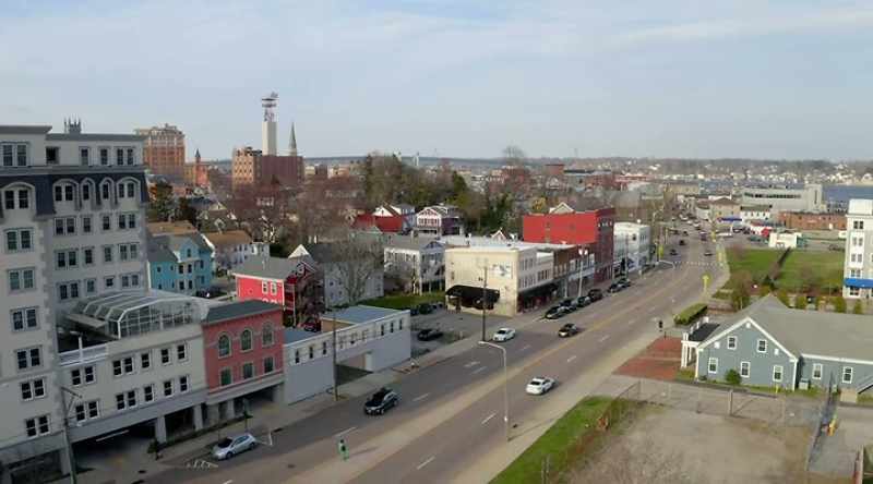 [narrator] In New London