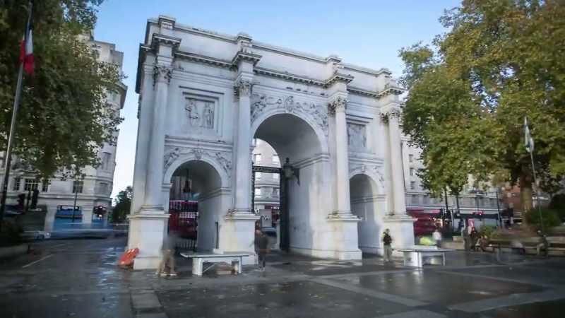 Narrator: London has got secrets everywhere
