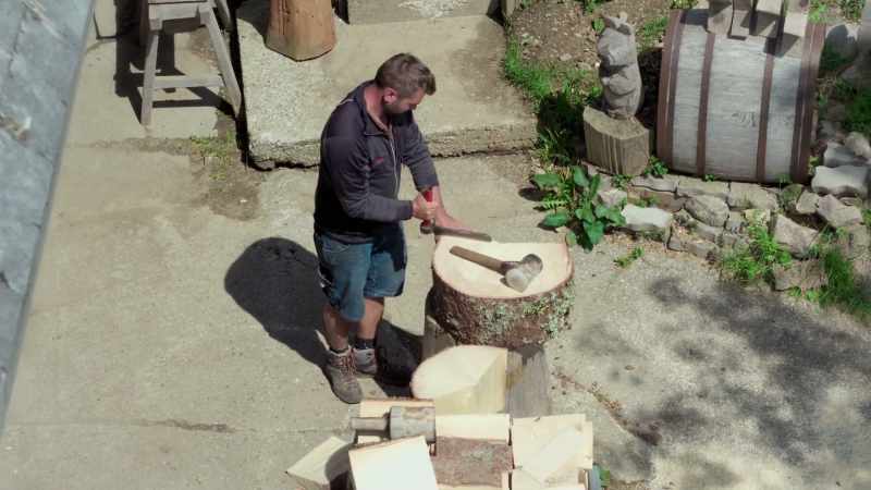 NARRATOR: Lukas uses a traditional log-splitting tool