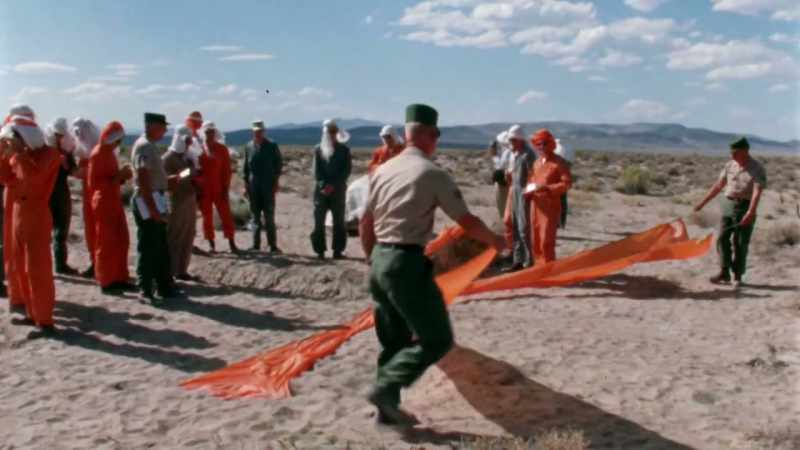 Narrator: Parachutes can even help quench your thirst