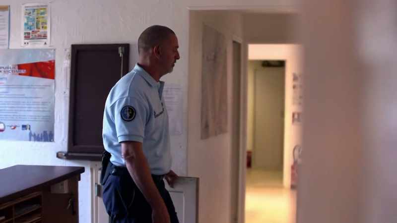 [narrator] Police question Robert for 36 hours and then release him
