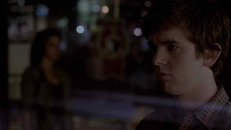 Narrator: Previously on bates motel