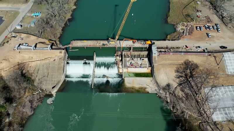 [narrator] So why had this historic dam failed so catastrophically?