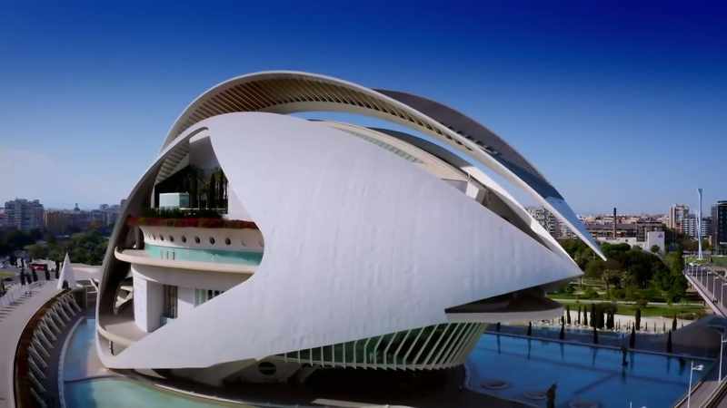 [narrator] This masterpiece of modern architecture