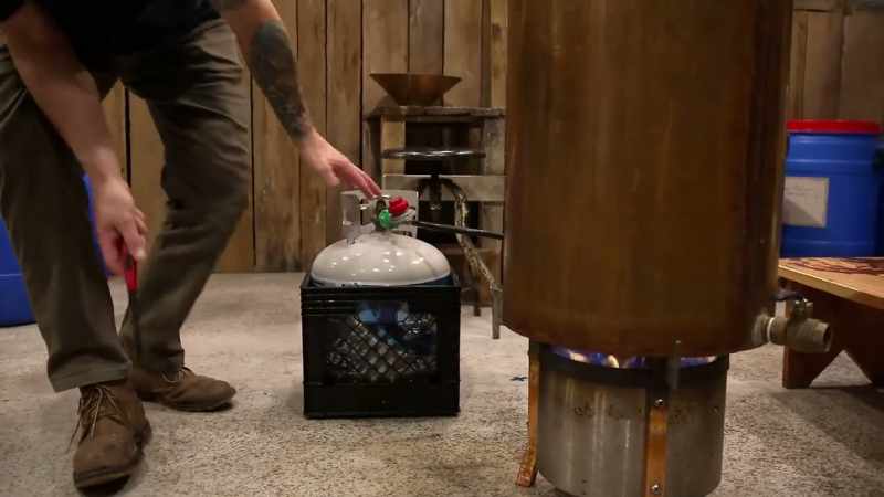 [narrator] this time on master distiller