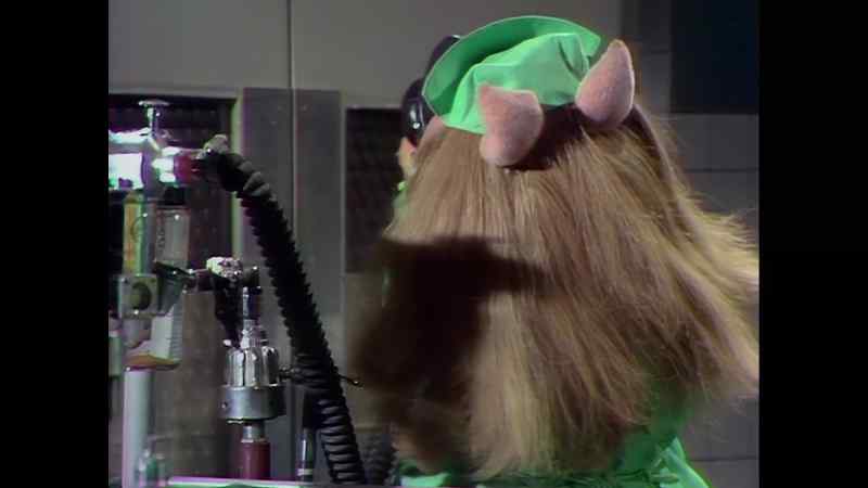 NARRATOR Time now for Veterinarian's Hospital