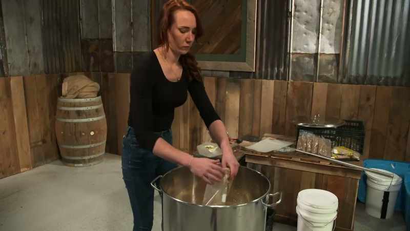 [narrator] this time on master distiller