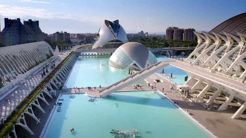 [narrator] Valencia, Spain, late December 2013