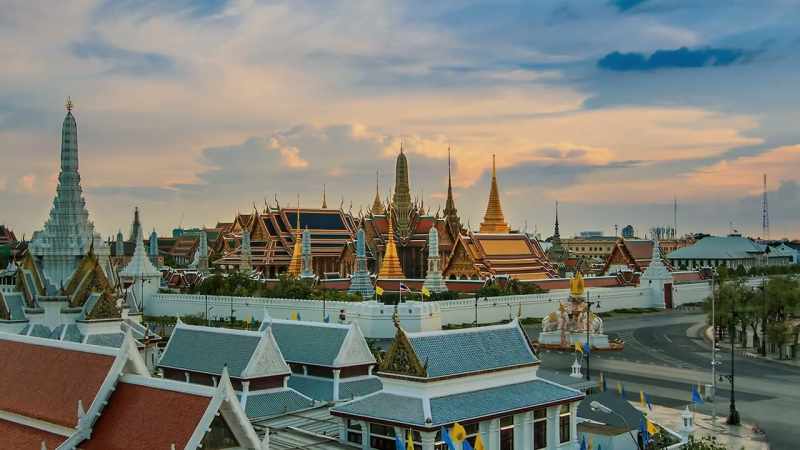 Narrator: VIRGINIA GOES TO THAILAND