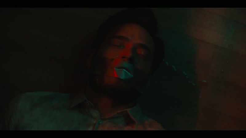 (neon buzzing)