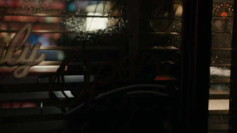 [neon buzzing]