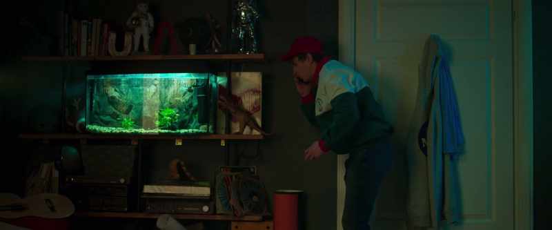 Never mind, get out of there! Do you hear me?