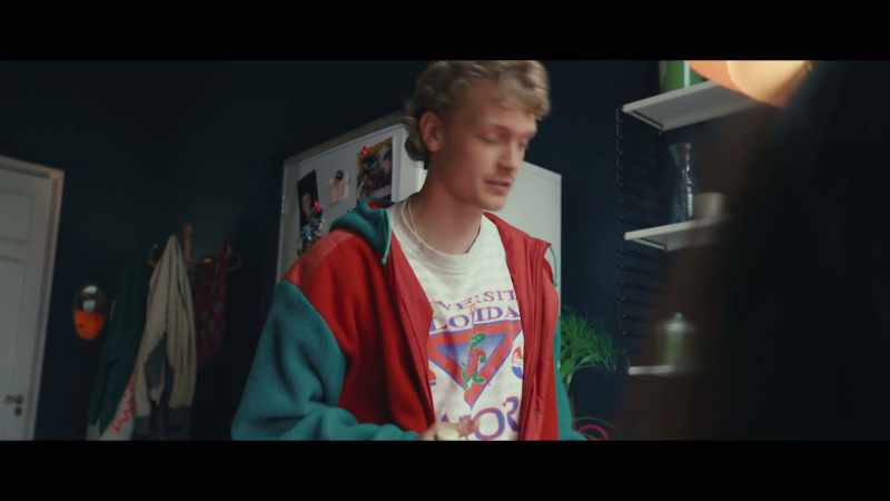 Nice jacket. Looks good on you